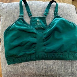 Kindred Bravely nursing and pumping racer back